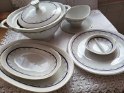 Porcelana Ćmielów PRL – zestaw obiadowy dla 5 osób + waza i sosjerka