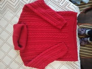 Czerwony golf bardzo ładny 