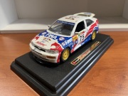 Burago 1:24 Ford Escort RS Cosworth kolekcjonerski 