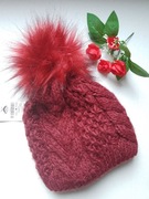 Czapka damska z pomponem 