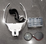 Lupa Nagłowna Okularowa LED – Zestaw 5 Soczewek – Model 9892B1