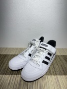 Kultowy model Adidas Forum Low r. 46 – klasyka streetwearu!