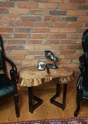 Stolik kakaowy z plastra dębu oraz żywicy 