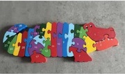 Drewniane puzzle KROKODYL litery cyfry 3D układanka zabawka kolorowe