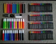Zestaw kredek i mazakow 