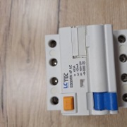 Wyłącznik różnicowoprądowy różnicówka RCD LC 40A 100ma 4P AC 