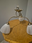 Lampa sufitowa żyrandol 3-ramienna mosiądz klosze