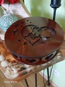 Dekoracyjne pudełko drewniane z sercem i motylami