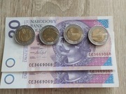 2 Banknoty 20 zł z kolejnymi numerami pod rząd i 4 monety pamiątkowe 5 zł.