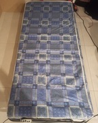 Łóżko polowe skladane z materacem