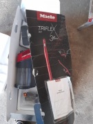 Odkurzacz pionowy Miele Triflex HX1