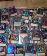 zestaw 250 niepowtarzalnych i oryginalnych kart Yu-Gi-Oh!