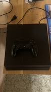Sprzedam PS4 +4 gry 