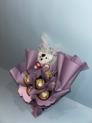 Mini bukiet ze słodyczy z misiem – słodki prezent