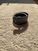 Pasek LV czarny 110 cm