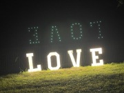 Napis LOVE biały i drewniany Na sprzedaż 