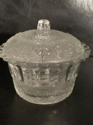 Cukiernica bomboniera szklana zdobiona 70'