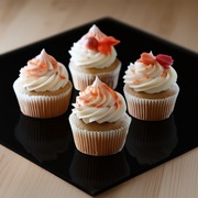 Czarna lustrzana patera szklana – taca do ciast, tortów i deserów 20x20cm