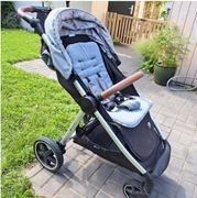 Wózek spacerowy z dobrą amortyzacją Petite&Mars Royal