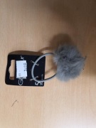 szara gumka do włosów z pomponem 1szt.