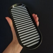 Mondex taca podstawka tacka patera pasy czarno białe jak La Mania 23x10 cm