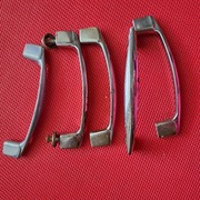 Stare uchwyty meblowe do mebli PRL 5 szt Srebrne PRL