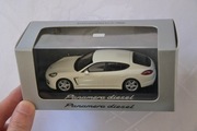 Porsche Panamera diesel 1/43 Minichamps 970 2012