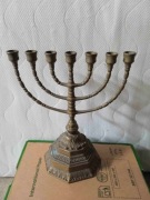 Stary świecznik Menora