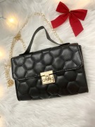 Czarna torebka, złoty łańcuszek,zapinana,elegancka