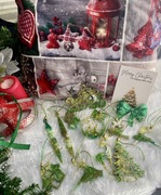 Zestaw świątecznych ozdób z żywicy epoksydowej – zielono-złoty