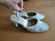 srebrne brokatowe vintage ślubne wizytowe buty   koronkowe sandały czółenka