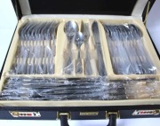 Czarna walizka sztućców 