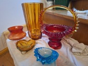 Kolorowe Szkło i kryształy cos dla lubiących tego typu rzeczy.Polecam