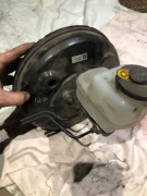 Lexus Nx200t serwo hamulca 