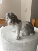 Pies z porcelany