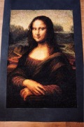 Ręcznie wykonany obraz haftem krzyżykowym – Mona Lisa (30x40 cm)