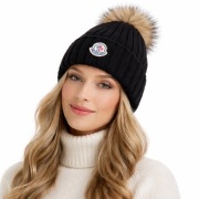 Czapka Moncler stylowa damska