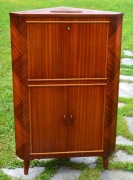 Zabytkowy barek komoda narożny