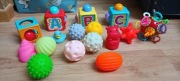 Zabawki sensoryczne. Zestaw - klocki manualne, piłeczki 