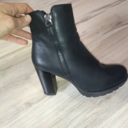 Buty damskie na obcasie
