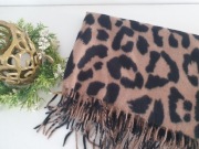Piękny szal z frędzlami panterka 