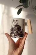 Kubek z drewnianą rączką, Kubek Kot kimono sakura, japoński kotek 330ml