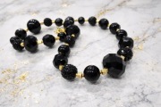 Elegancki naszyjnik czarno-złoty  biżuteria handmade kamienie 