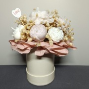 Flowerbox z świec sojowych i gipsówki 