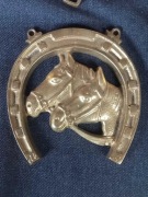 Podkowa mosiądz z koniem