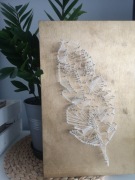 Obraz geometrycznego Piórka - String Art