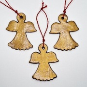 Ceramiczne złote aniołki na choinkę