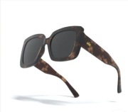 Okulary Hanukeii Fuerteventura – Elegancja w Stylu Tortoise / Czarny