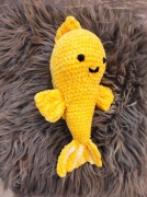 Pluszowa rybka szydełkowa