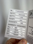 Złoty pierścionek z brylantem